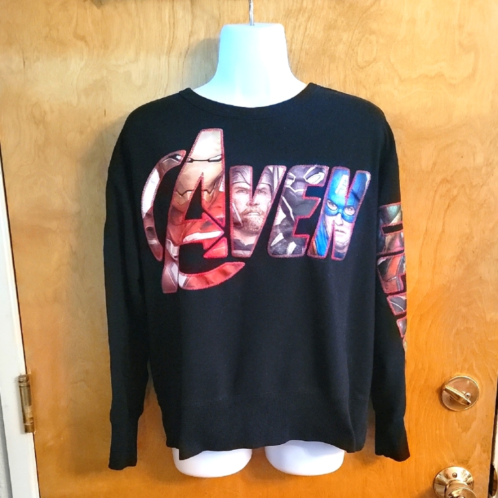 Disney Parks Marvel Avengers Pullover Womens Sweatshirt Size Small